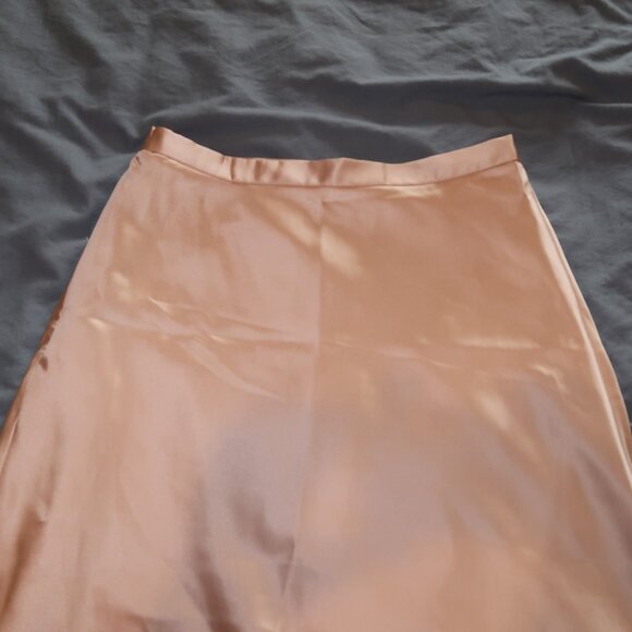 Commense High Waisted Satin Flowy Midi Skirt - XS - Picture 2 of 5